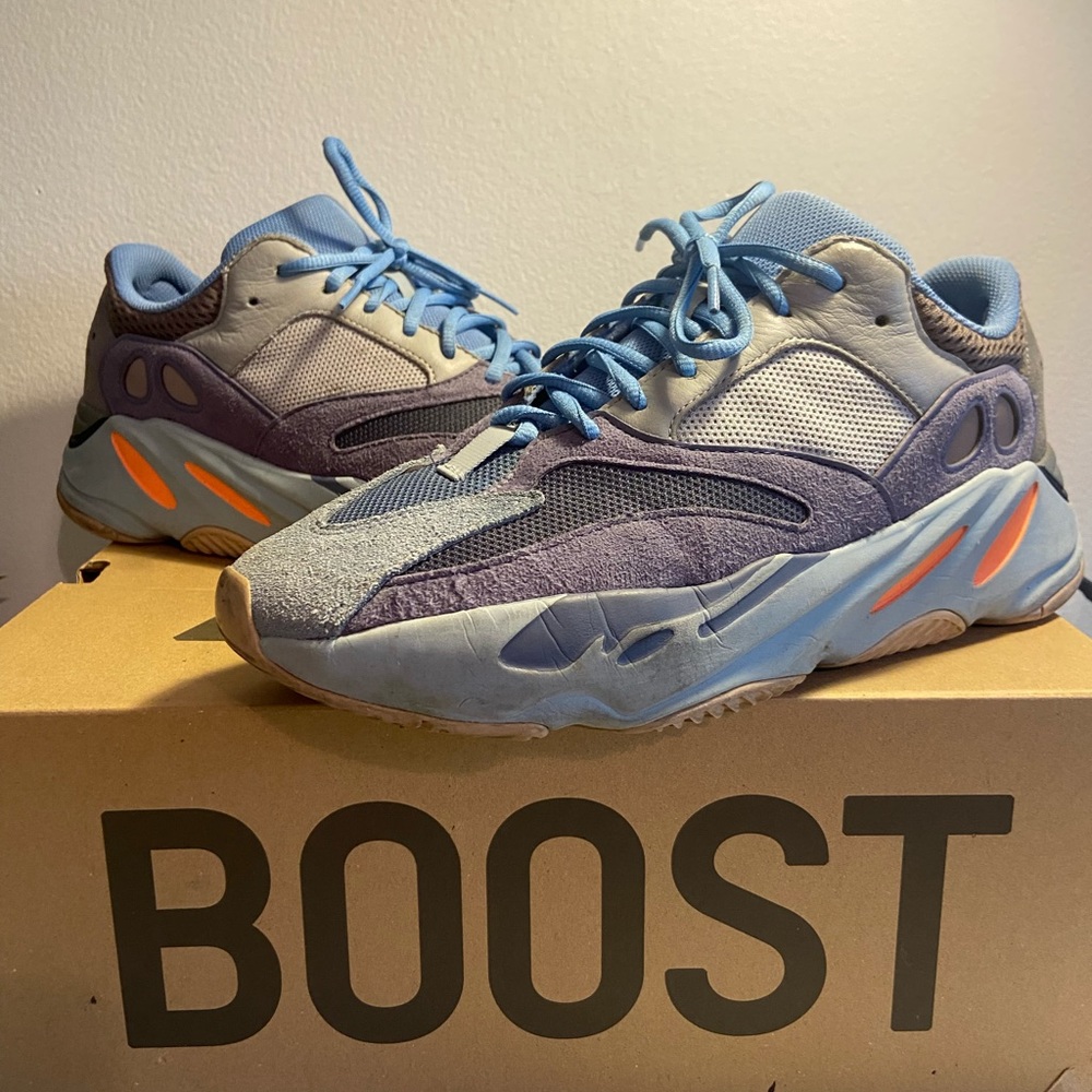 Yeezy Boost 700 Carbon Blue Sz 10.5